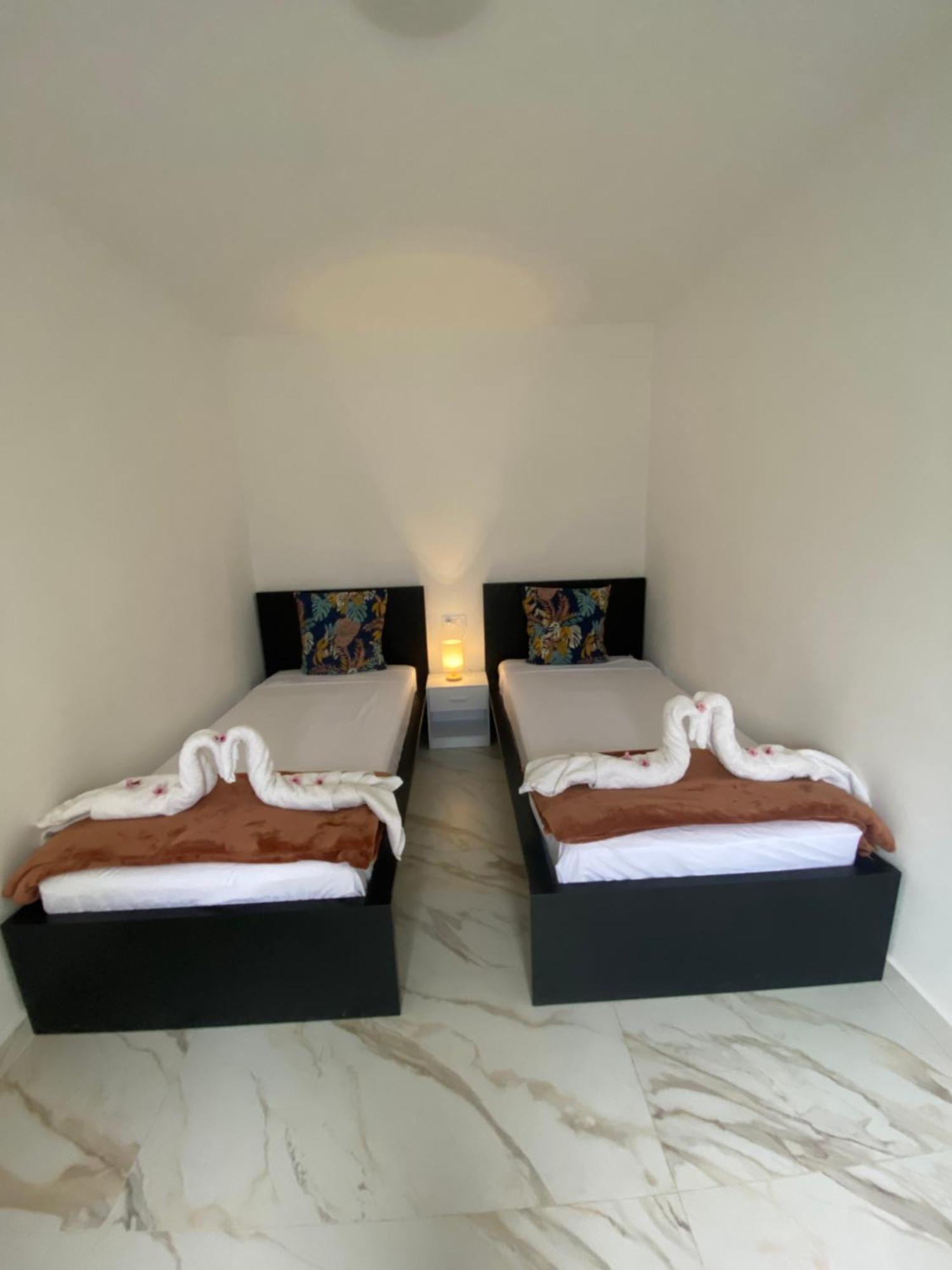 Requesens Playa Apartment Емпуриабрава Екстериор снимка